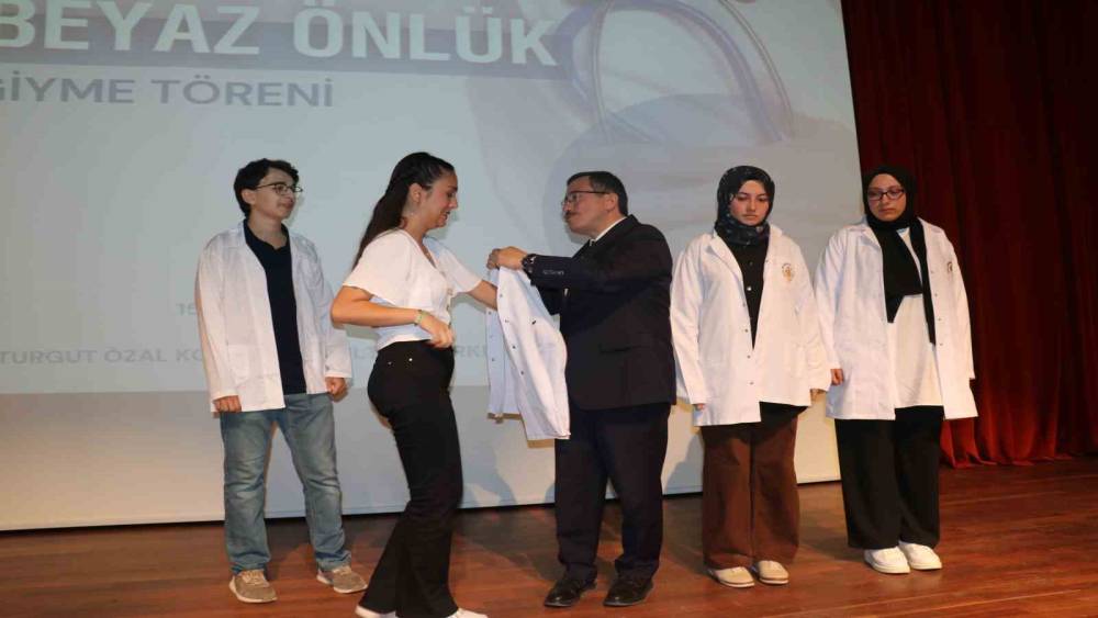 Malatya’da Tıp Öğrencileri Beyaz Önlüklerini Giydi