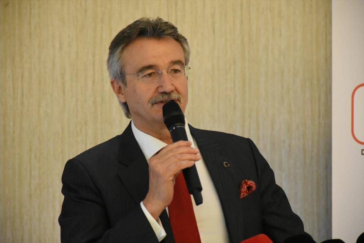 Eski Bakan Tüzmen, DAİMFED üyeleriyle bir araya geldi