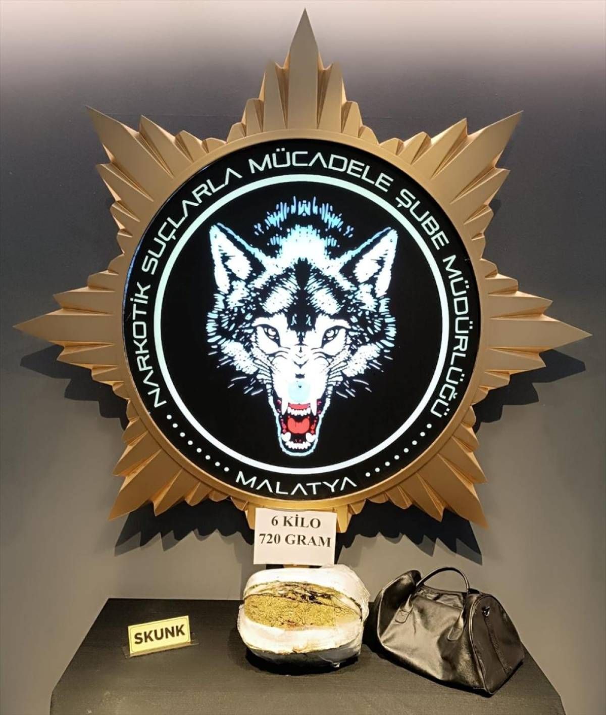 Uyuşturucu operasyonlarında 4 zanlı tutuklandı