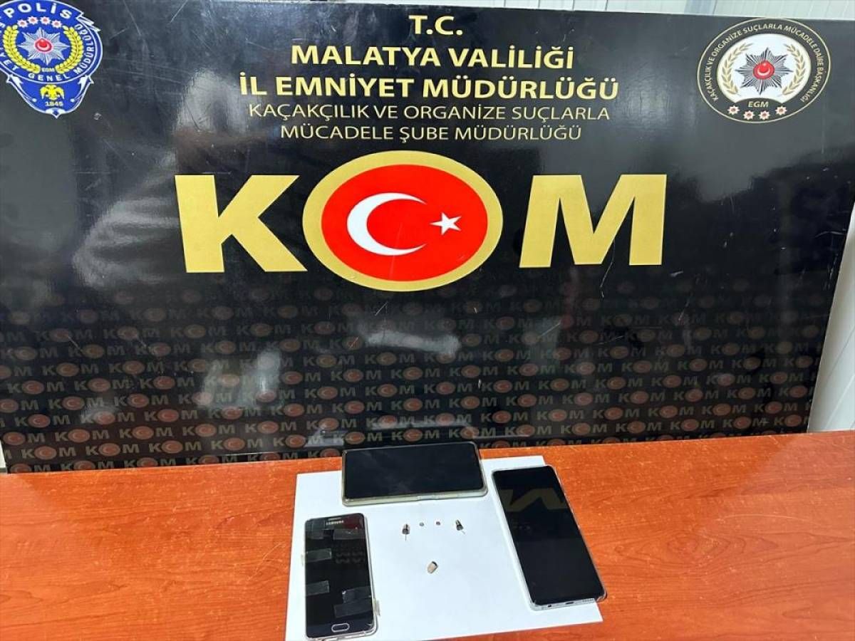 Ehliyet sınavında usulsüzlük yapan 2 şüpheliden 1'i tutuklandı