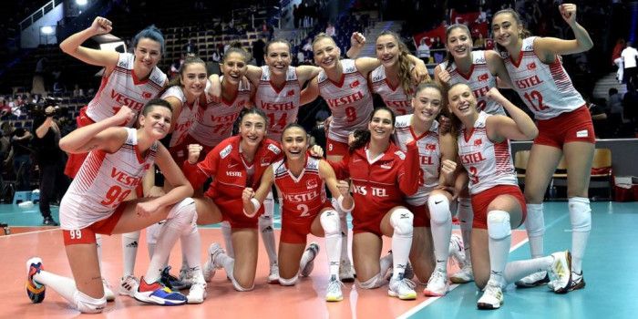 A Milli Kadın Voleybol Takımı, Paris 2024'te yarın İtalya'yla karşılaşacak