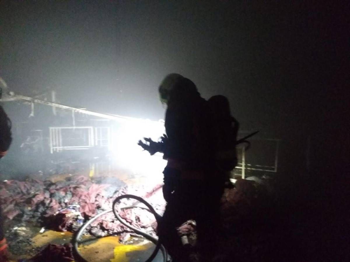 Malatya'da tekstil atölyesinde çıkan yangın söndürüldü