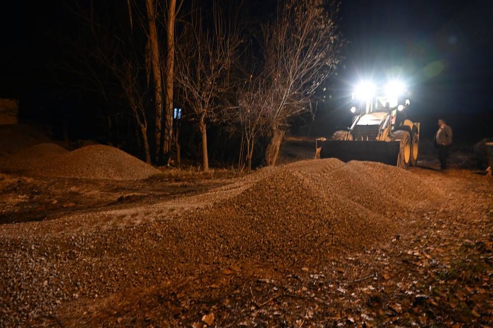 Battalgazi'de gece mesaisi: Çamur derdine son