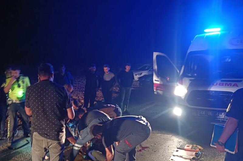 Minibüs ile Traktör çarpıştı: 1 ağır yaralı