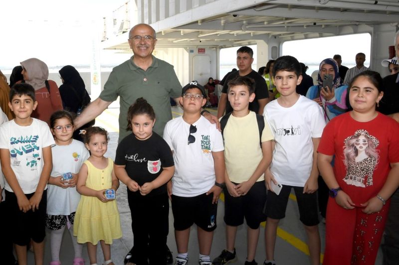 Malatya Büyükşehir Belediyesinden çocuklara feribot gezisi
