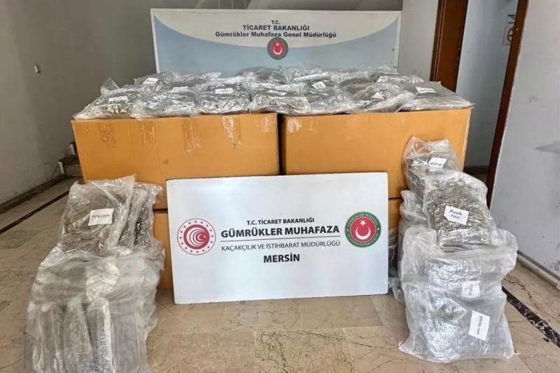 Limanda 587 kilo esrar ele geçirildi