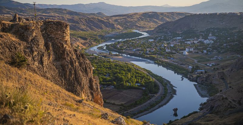 Elazığ’daki 3 bin yıllık Urartu taş kitabesi tarihe ışık tutuyor