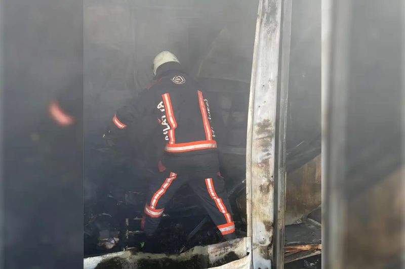 TOKİ şantiyesinde konteyner yangını