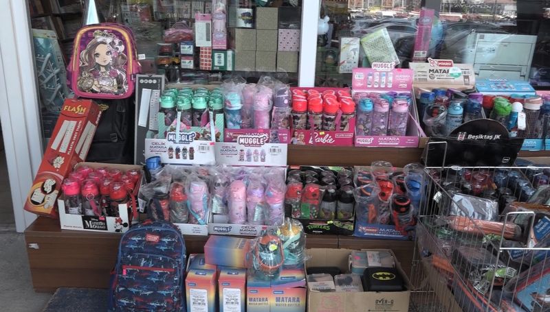 Okullar Pazartesi açılıyor, kırtasiye fiyatları el yakıyor