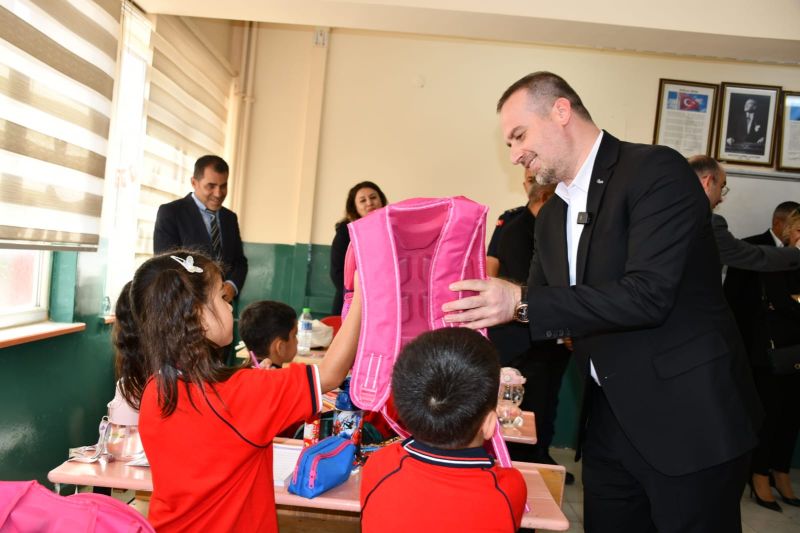 Malatya'da 3 bin öğrenciye kırtasiye yardımı