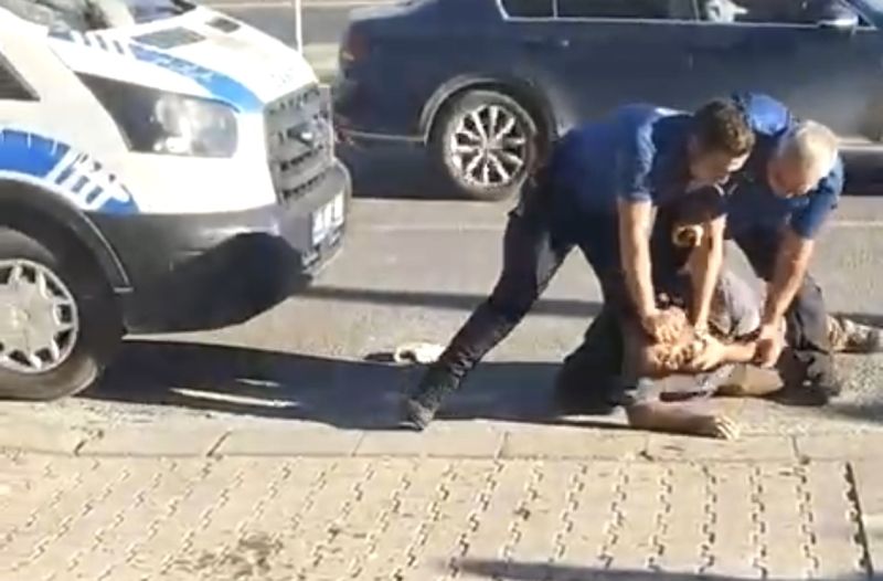 Polisten zabıtaya saldırı açıklaması