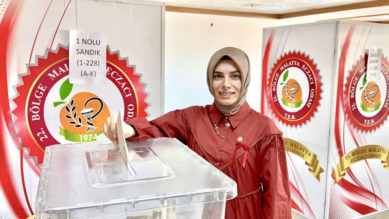 Malatya Eczacı Odası’nda Ebru Sönmez Güven Tazeledi