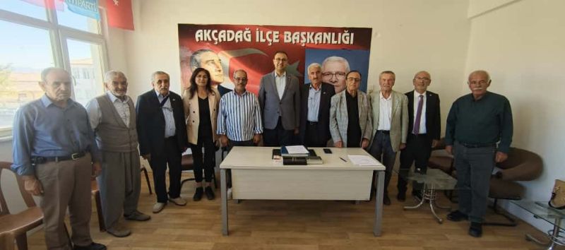 İYİ Parti Kongrelerine Akçadağ İle Başladı! Hasan Uçak Güven Tazeledi