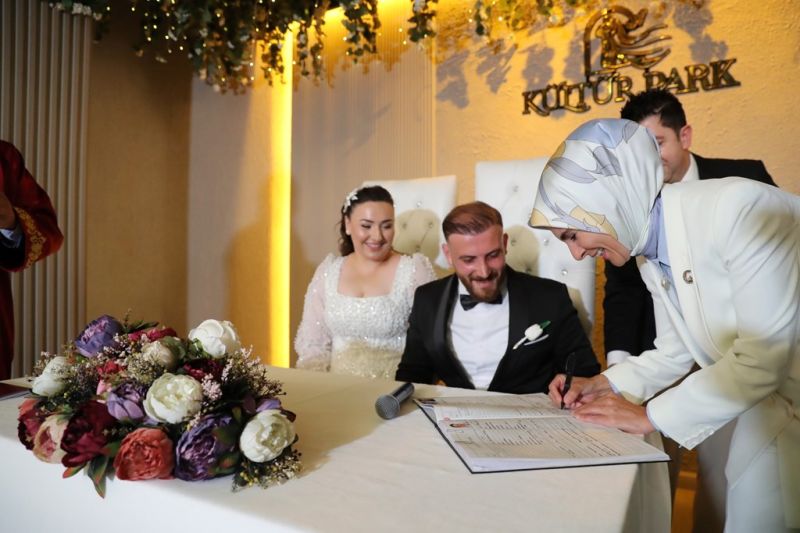 Bakan Göktaş: “Aile ve Gençlik Fonu Evlilik Kredisi Başvuruları Başladı”