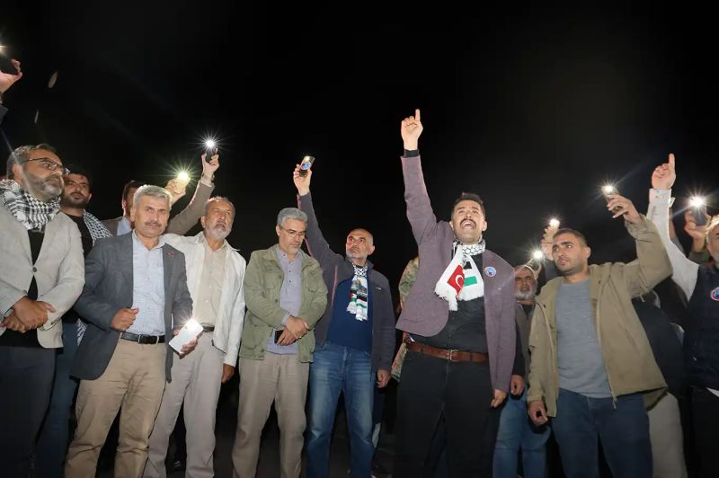 Malatyalılar Sumud Filosu'na destek için meydanlara inip Kürecik'e gitti