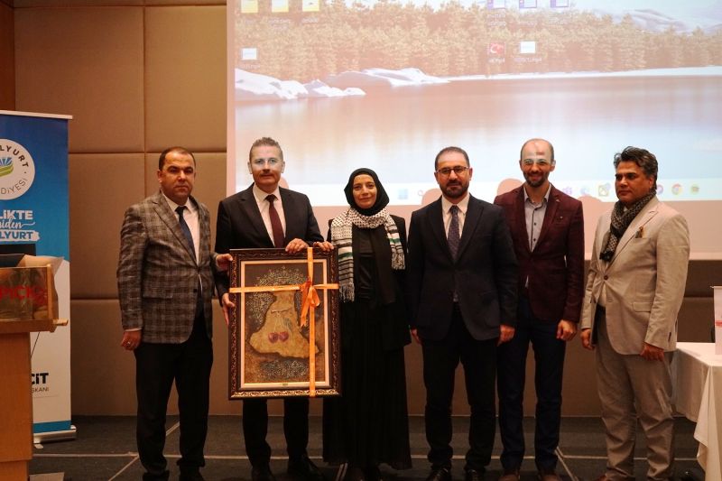 Yeşilyurt’ta “Bağımlılıkla Mücadelede Aile Ve Medya Okuryazarlığı” Paneline Yoğun İlgi