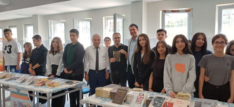 Cumhuriyet Anadolu Lisesi’nden Edebiyata Işık Tutan Proje