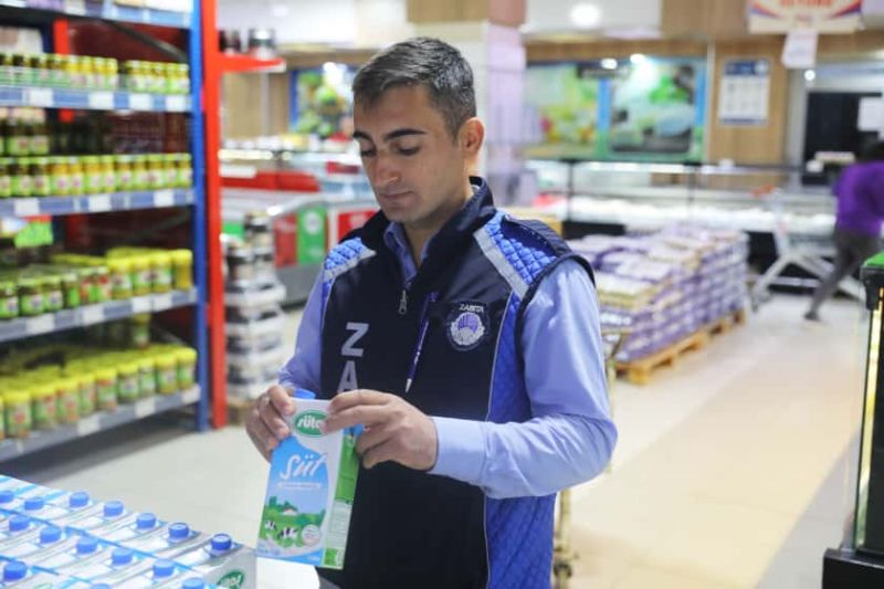 Battalgazi Zabıtasından Marketlerde Sıkı Denetim