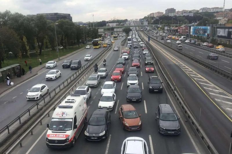 Eylülde trafiğe 196 bin 338 araç kaydı yapıldı