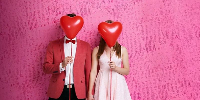 “Hüzünbaz İlişkiler” Tiyatro Sahnesinde: Gerçek mi, Yalan mı?