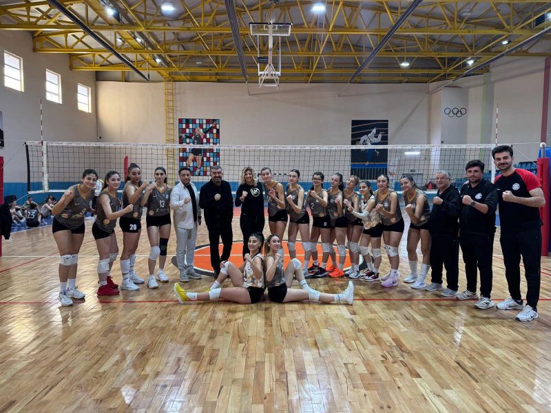 Nicer Hotel 4’te 4 Yaptı, Malatya Voleybol İlk Yenilgisini Aldı