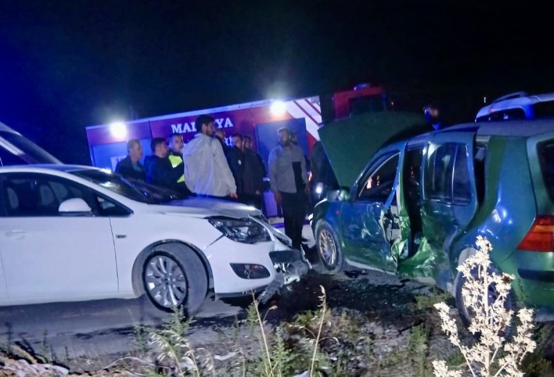 Yakınca Mahallesi’nde Zincirleme Kaza: 2 Yaralı