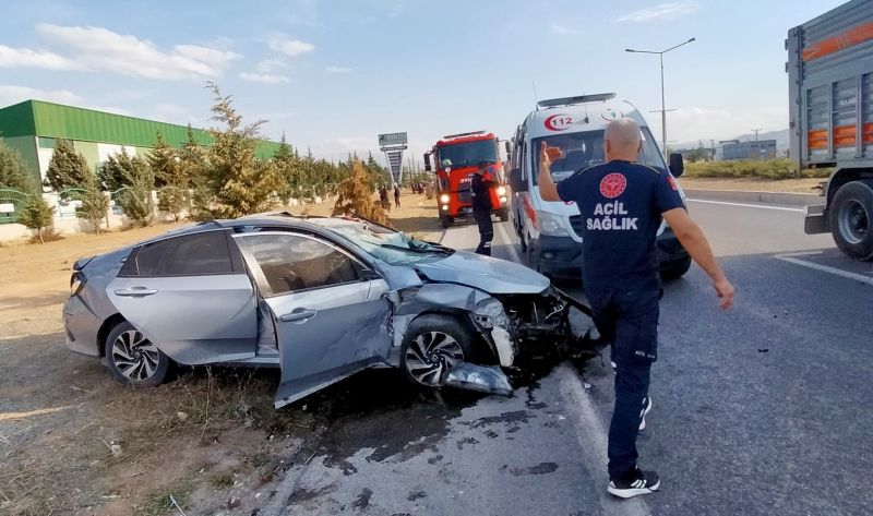Malatya’da İki Otomobil Çarpıştı: 1’i Ağır 2 Yaralı