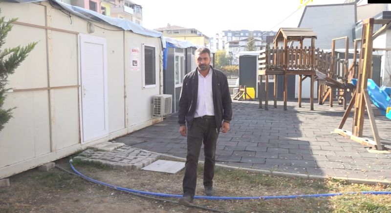 Depremzede Baba Üç Yıldır Çocuğunun Tedavisi İçin Mücadele Veriyor