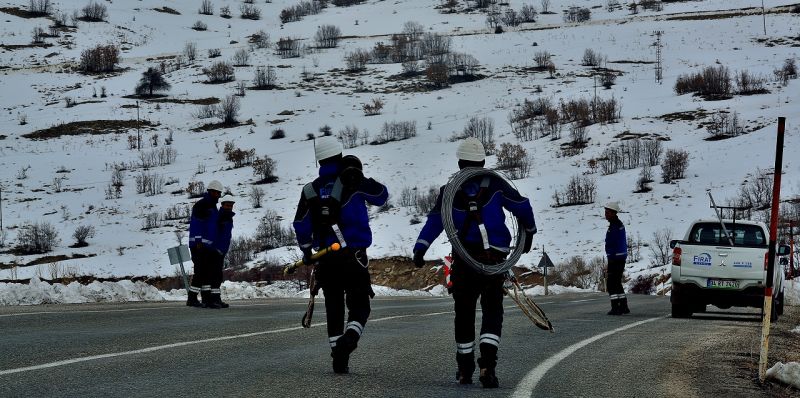 Fırat EDAŞ, Zorlu Kış Şartlarına Karşı Sahada Önlemlerini Aldı