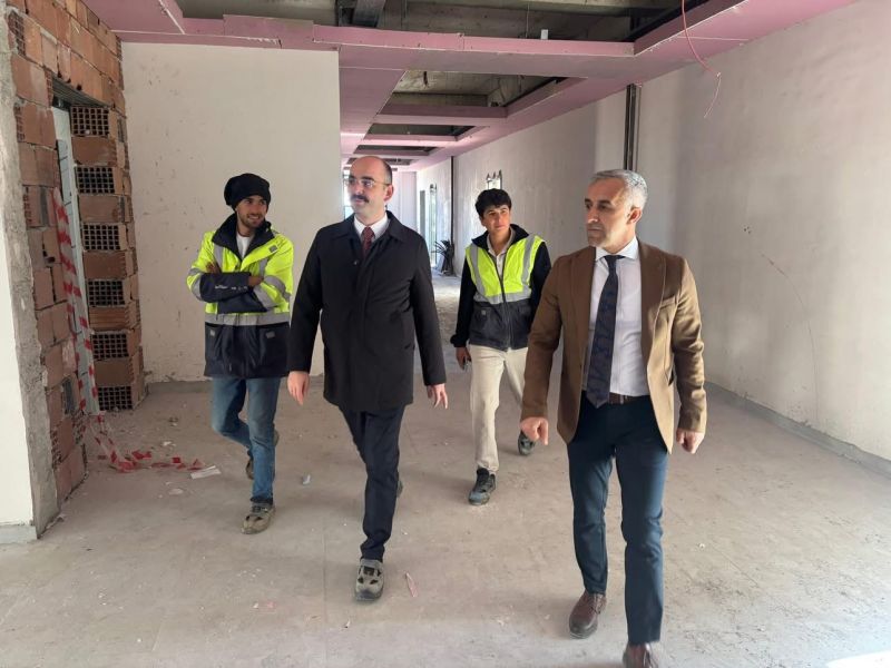 Kaymakam Sungur TOKİ’deki okul inşaatlarını inceledi