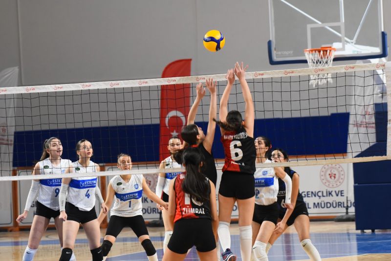 Malatya Voleybol Kulübünden Mükemmel Geri Dönüş Galibiyeti
