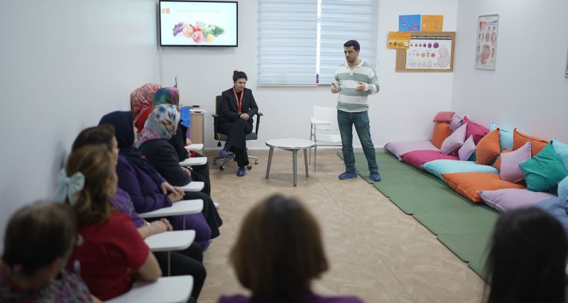Menopoz Okulu’nda Kadın Sağlığına Yönelik Eğitimler Sürüyor