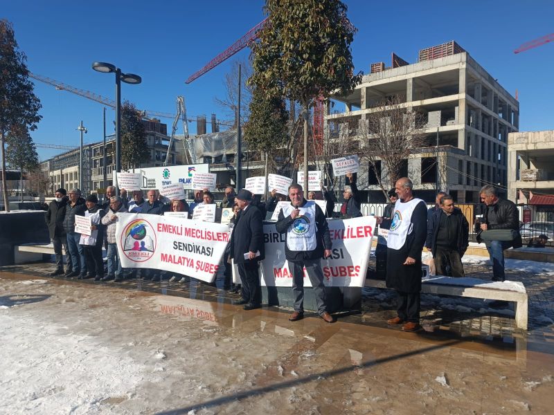 Malatay'da Emeklilerden “Geçim Yoksa Seçim Var” Çağrısı