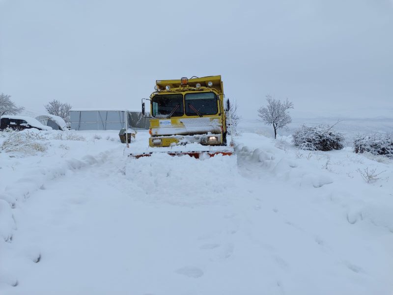 Bin 989 Kilometrelik Kar Mesaisi: Büyükşehir Ekipleri 86 Mahallede Sahada