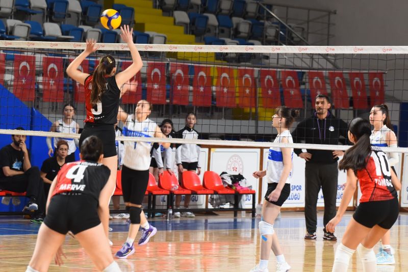 Malatya’da Genç Kızlar Voleybol İl Şampiyonu 91000 Dev A Spor Kulübü Oldu