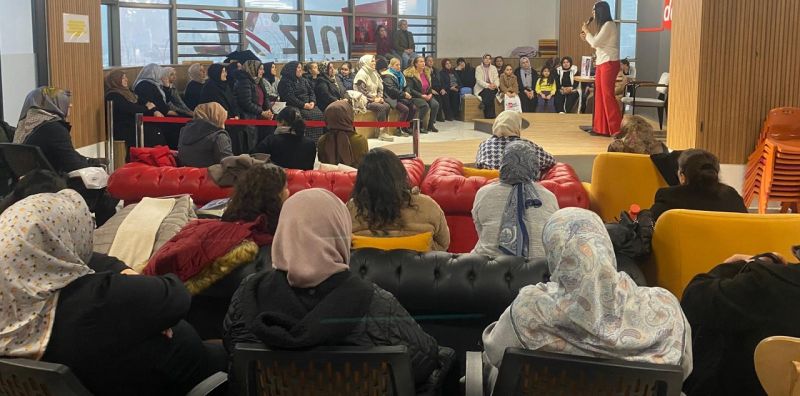 Yazar Elif Erdenay, Deniz Kitapevleri’nde Okurlarıyla Buluştu