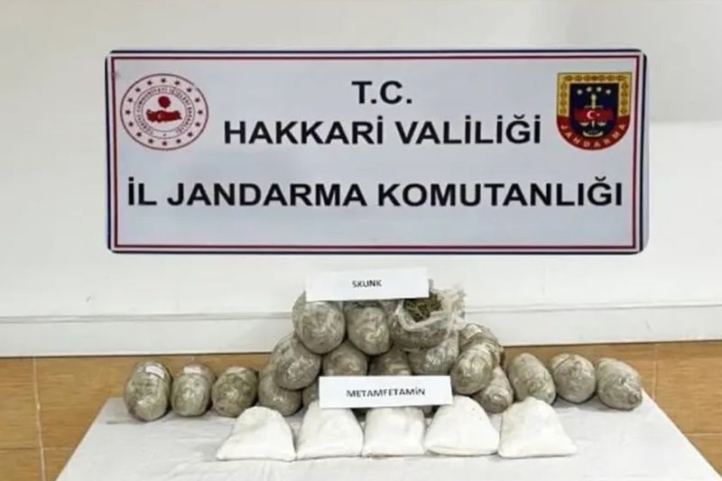 Hakkari'de 17 Kilogram Skunk Ele Geçirildi