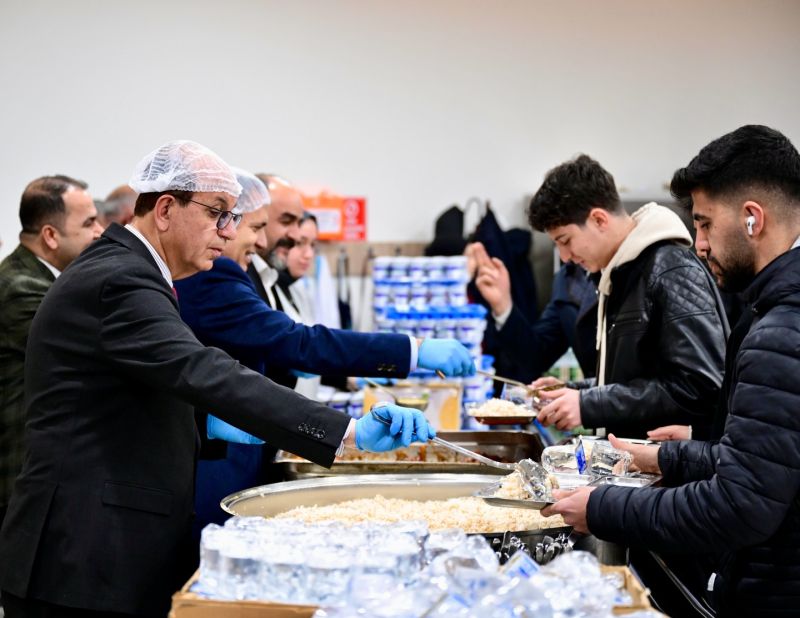 Başkan Geçit Öğrencilerle İftarda