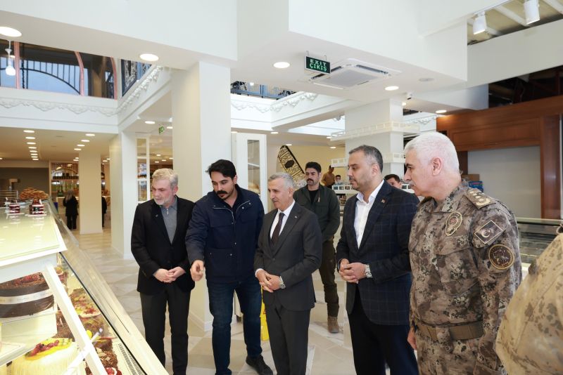 Kahramanmaraş’ta Protokolden Uzunçarşı Esnafına Ramazan Ziyareti