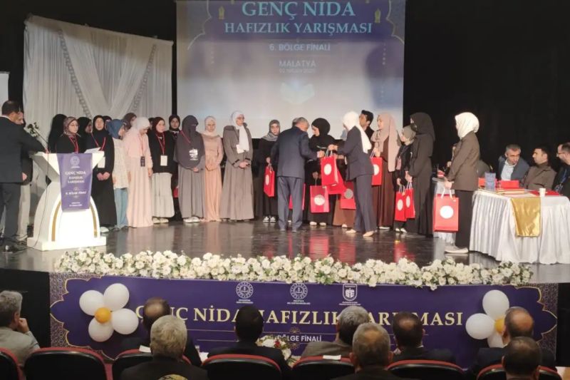 Genç Nida Hafızlık Yarışmasında Bölge Birincileri Belli Oldu