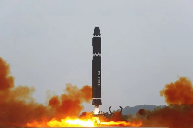 Kuzey Kore’den Misket Bombası Başlıklı Balistik Füze Denemesi