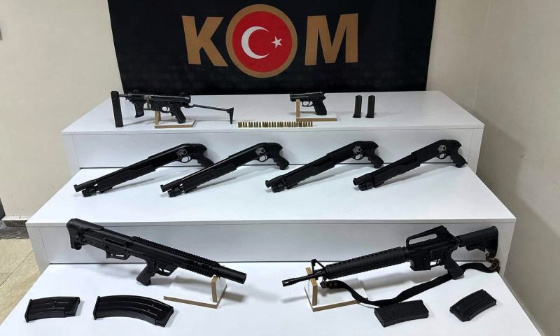 Elazığ’da Silah Operasyonu: 8 Ruhsatsız Silah Ele Geçirildi, 1 Kişi Tutuklandı