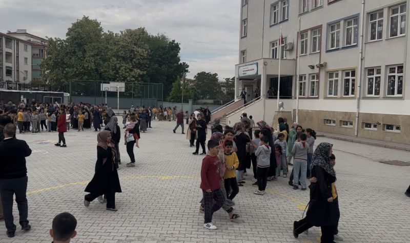 5.6’lık Deprem Malatya’yı Sokağa Döktü