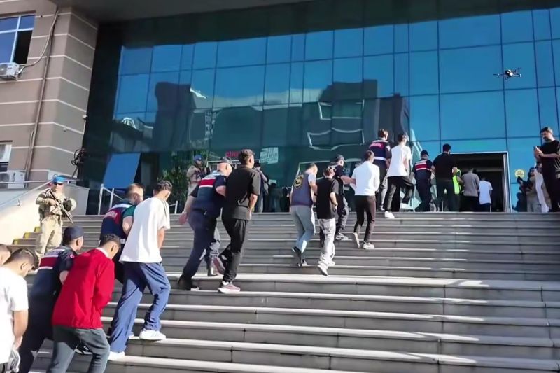 12 İlde Organize Suç Örgütlerine Operasyon: 74 Tutuklama