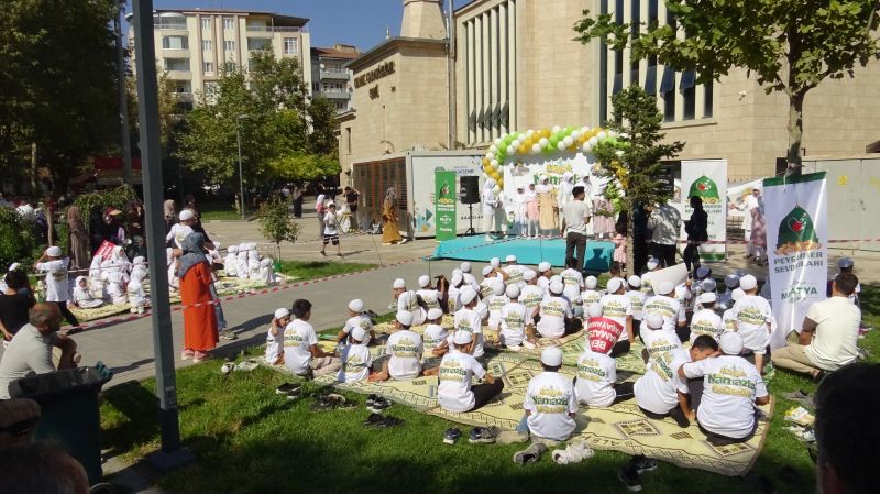 Malatya’da Çocuklardan “Hayat Namazla Güzeldir” Yürüyüşü