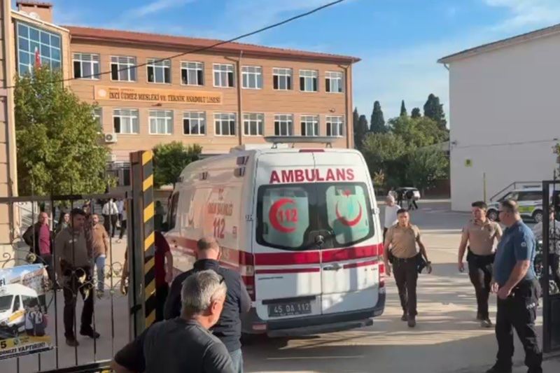 Manisa'da Okul Çevresinde Silahlı Saldırı: Yaralılar Var