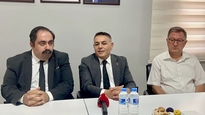 Sadıkoğlu'ndan YENİ Parti'ye Ziyaret: “İftirayla Değil, Projelerimizle Konuşuyoruz”