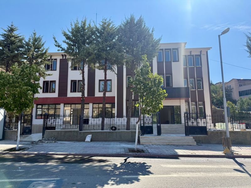 Kuluncak’ın Konaklama Kapasitesini Artıracak Otelde Çalışmalar Sürüyor
