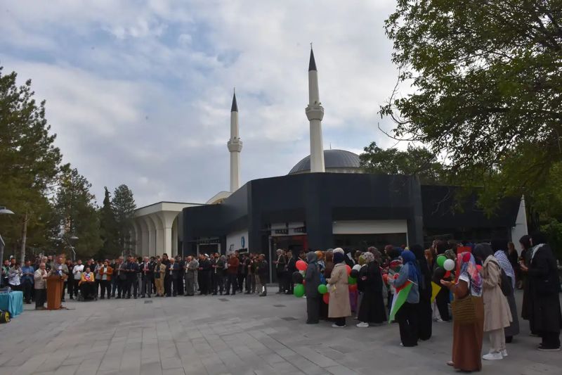 İnönü Üniversitesinde Gazze İçin Dayanışma Yürüyüşü