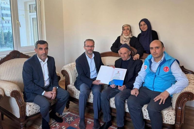 Bir Ömürlük Birikimini Kur'an Kursuna Bağışladı